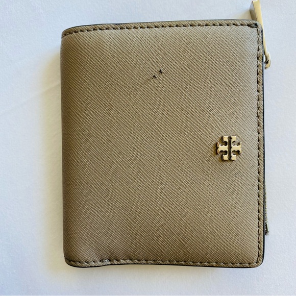 Tory Burch Bi-Fold Leather Wallet - Picture 3 of 4
